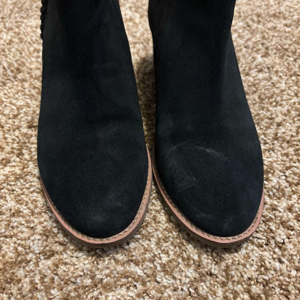 Blondo || Nina Braided Block Heel Black Suede Ankle Boots Size 8.5 - Picture 3 of 9